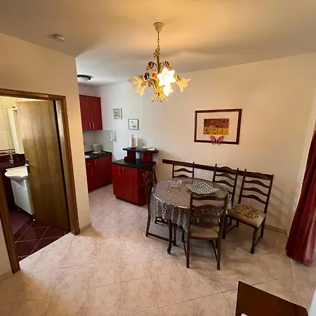 Apartman In 54719 Jadranovo